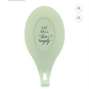 Krumbs Kitchen Farmhouse Silicone Spoon Rest with Farm-To-Table Sayings
